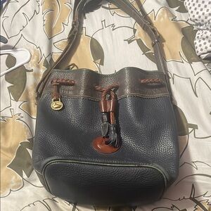 Elegant Black Leather Shoulder Bag